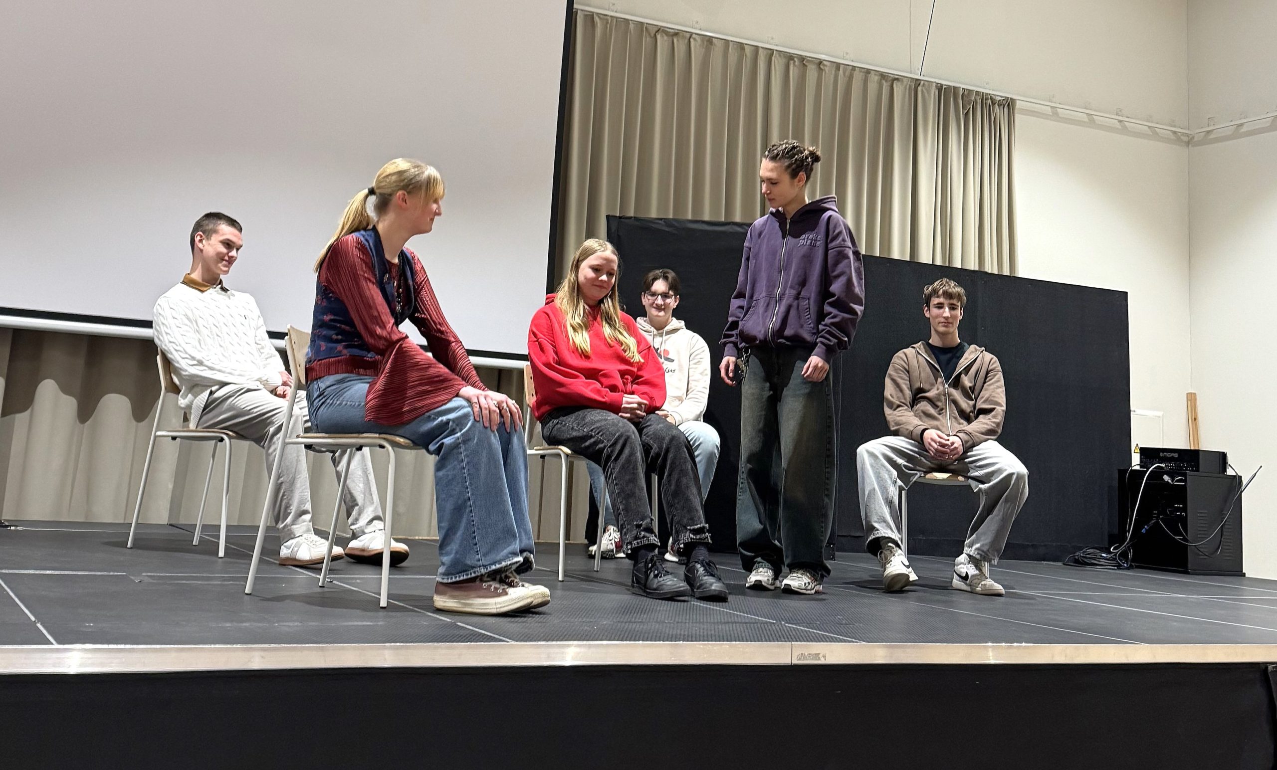 Pilaitės gimnazistų pokyčiai po Forumo teatro užsiėmimų