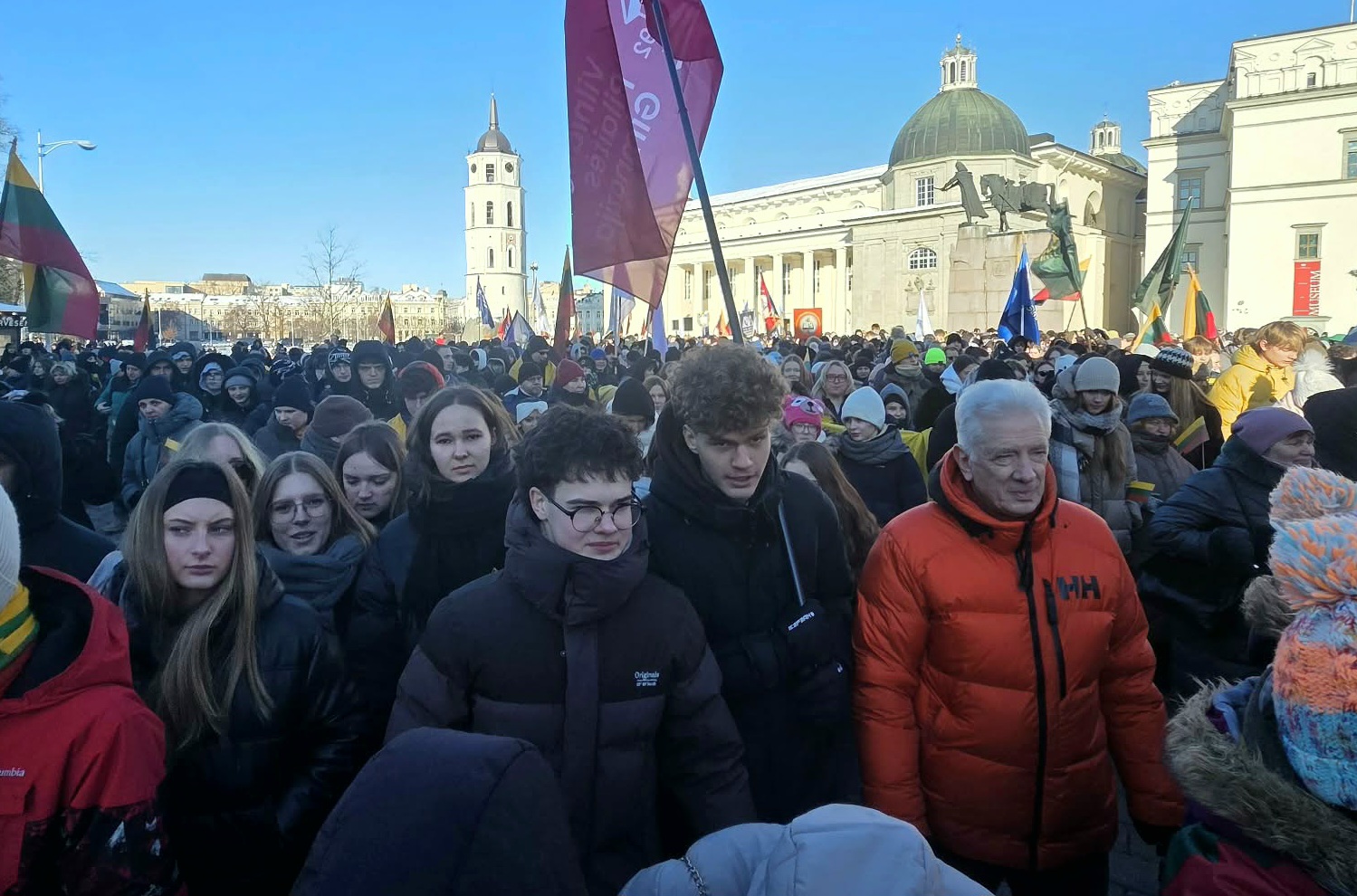 Vasario 16-osios jaunimo eisena „Valstybės keliu“